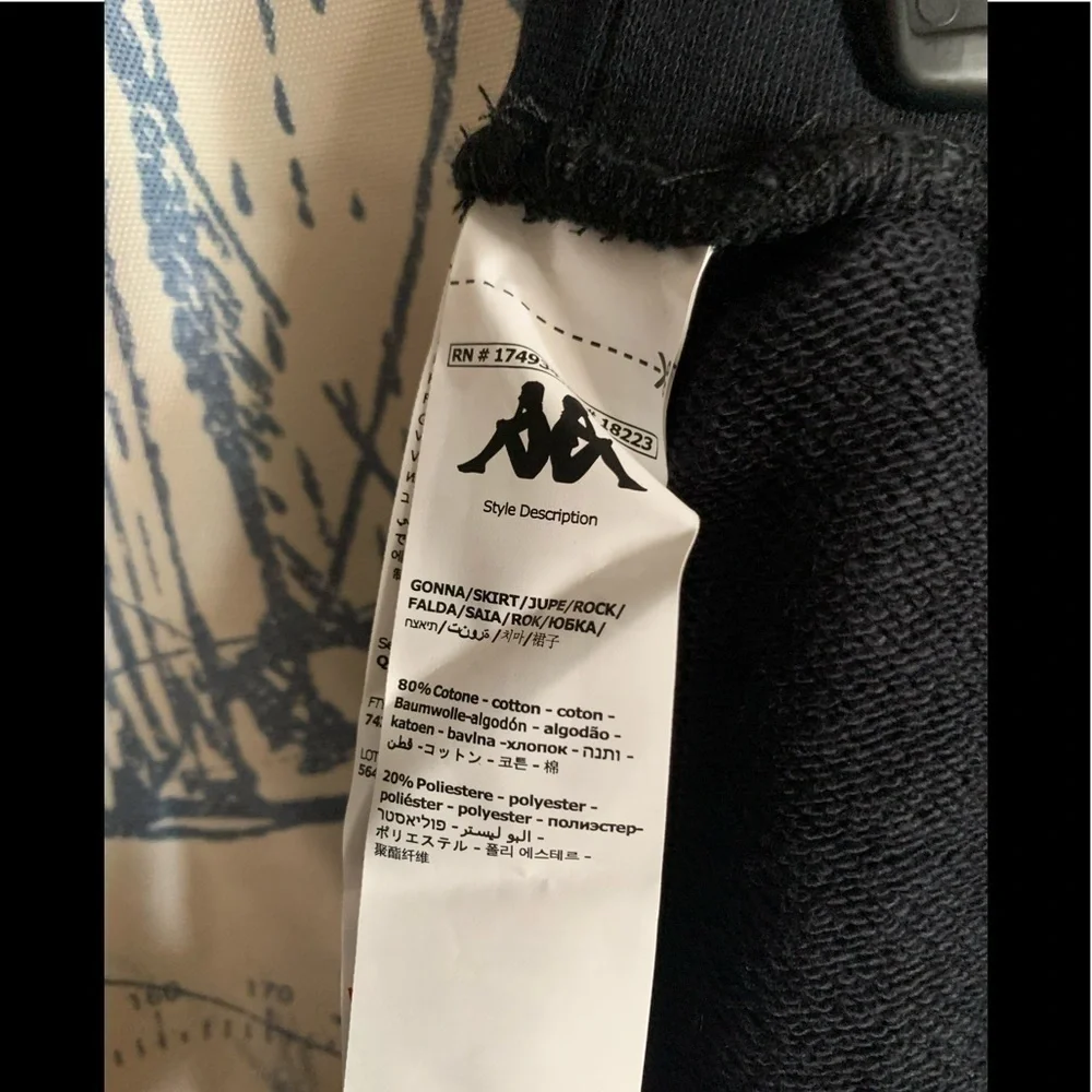 KAPPA
AUTHENTIC GLENDA SKIRT
Women – Black Smoke-pink Ltred Cherry - Picture 11 of 13